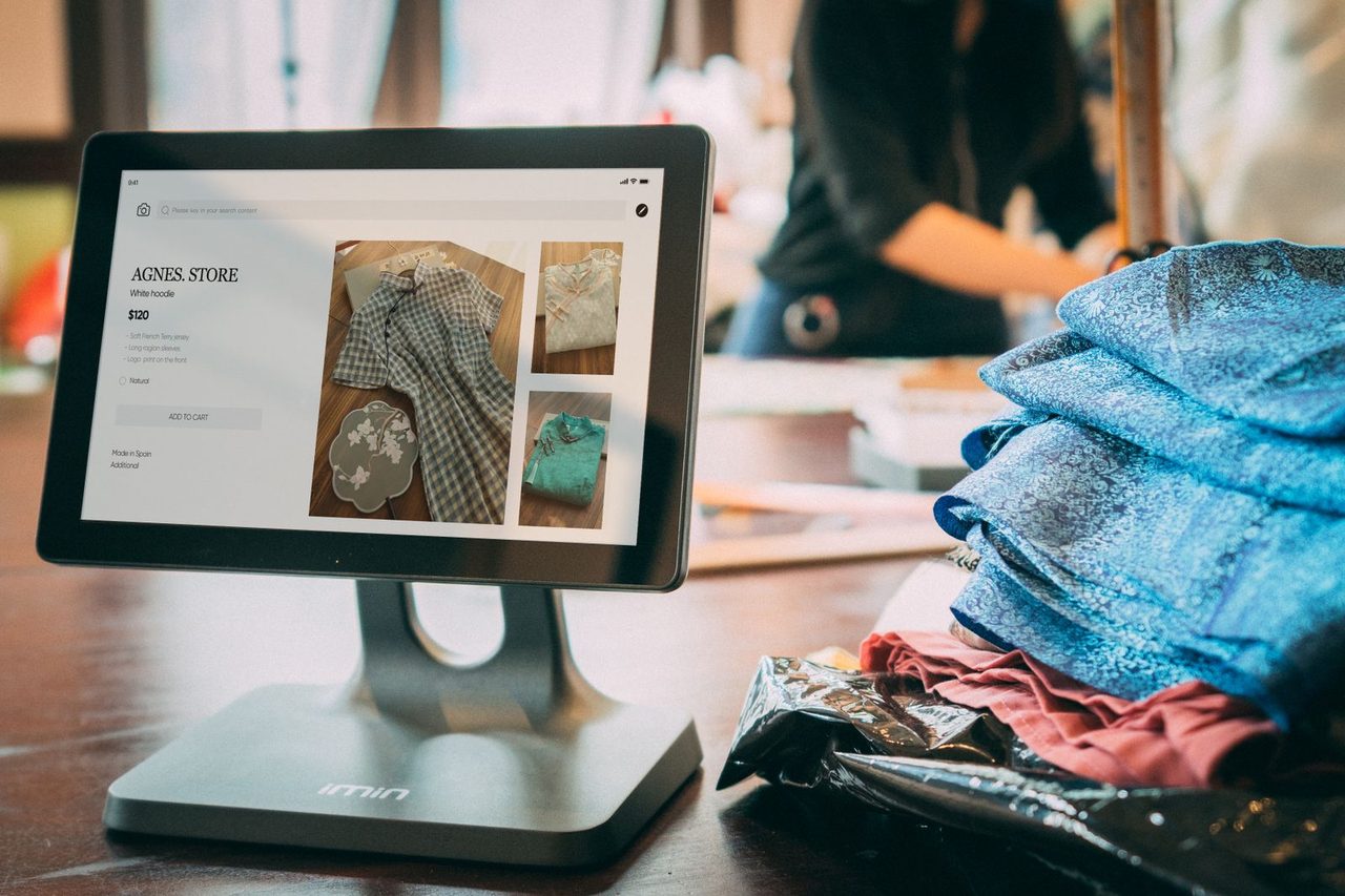 Shopify Canvas 上线：聊天搭店，预览即真实代码